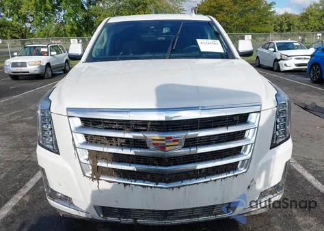 2016 Cadillac Escalade Luxury Collection z USA, uszkodzony, nr VIN 1GYS4BKJ9GR303485